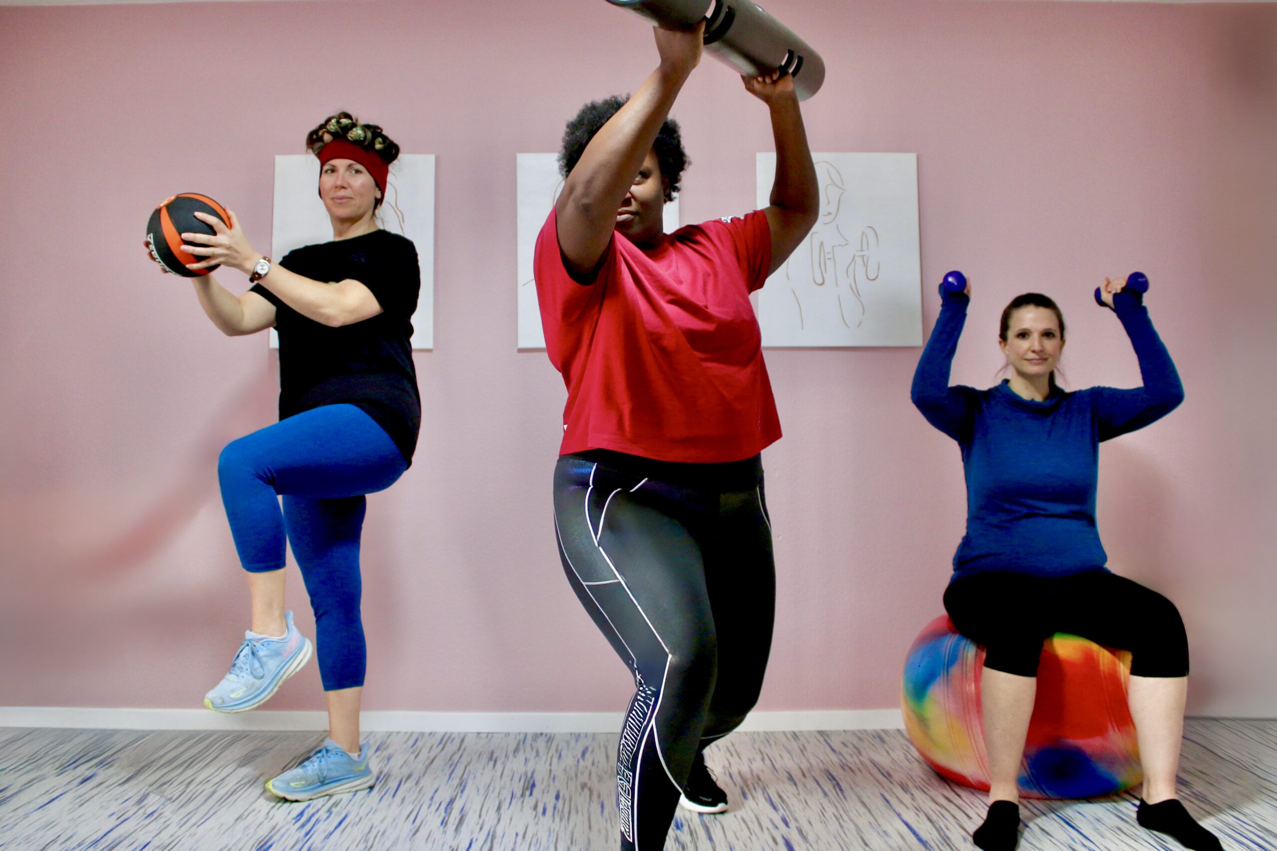3 Frauen beim Sport machen